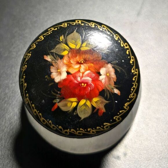 Floral Oval Russian Brooch with Hand Painted Design Signed Vintage - Picture 1 of 6